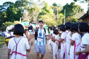 BIB: 3082
                            <button type="button" onclick="openModal(18984801)" class="btn btn-primary btn-sm float-right btn-popup" data-toggle="modal" data-target=".modal-high-quality">
                        <i class="fas fa-shopping-cart"></i> Add to Cart
                    </button>
                                            <button type="button" onclick="isThisMe(18984801, true)" class="btn btn-success btn-sm float-right btn-popup btn-isme hidden" data-toggle="tooltip" data-placement="bottom" title="นี่คือรูปของคุณใช่ไหม คลิกที่นี่เพื่อเอาเข้าอัลบั้ม">
                        <i class="fas fa-plus"></i> Add to album
                    </button>
                    <button type="button" onclick="isThisMe(18984801, false)" class="btn btn-warning btn-sm float-right btn-popup btn-isnotme hidden">
                        <i class="fas fa-ban"></i> Remove from album
                    </button>